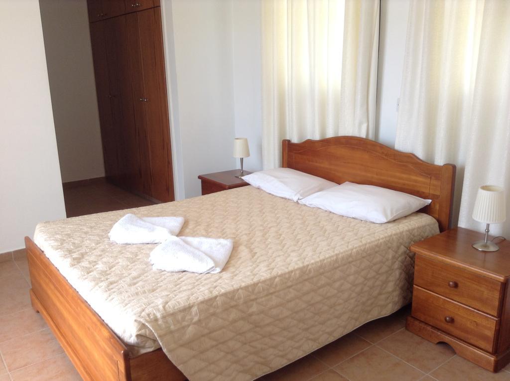 Aura Holiday Villas Paphos Szoba fotó