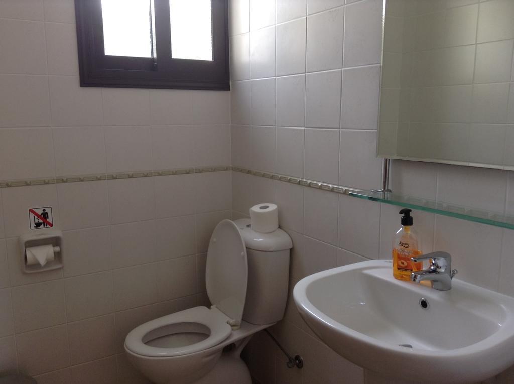 Aura Holiday Villas Paphos Szoba fotó